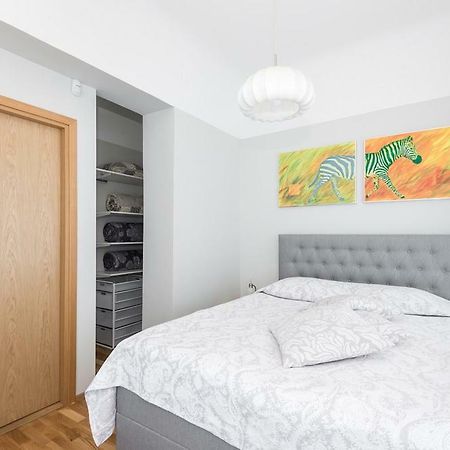 Kuninga City Center Apartment Parnu Luaran gambar