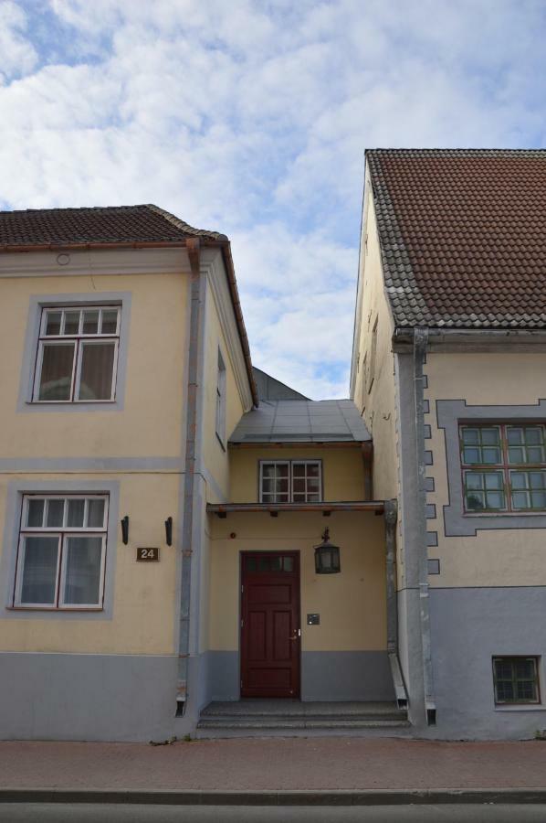Kuninga City Center Apartment Parnu Luaran gambar
