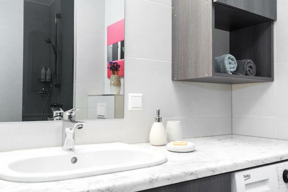 Kuninga City Center Apartment Parnu Luaran gambar